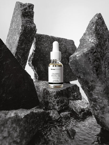 Aceite facial calmante con cannabidiol y aceite de semilla de cáñamo